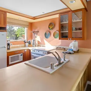 Holiday home Bamboo Located Across From The Beach, 1 Bedroom Sleeps 4, Kihei